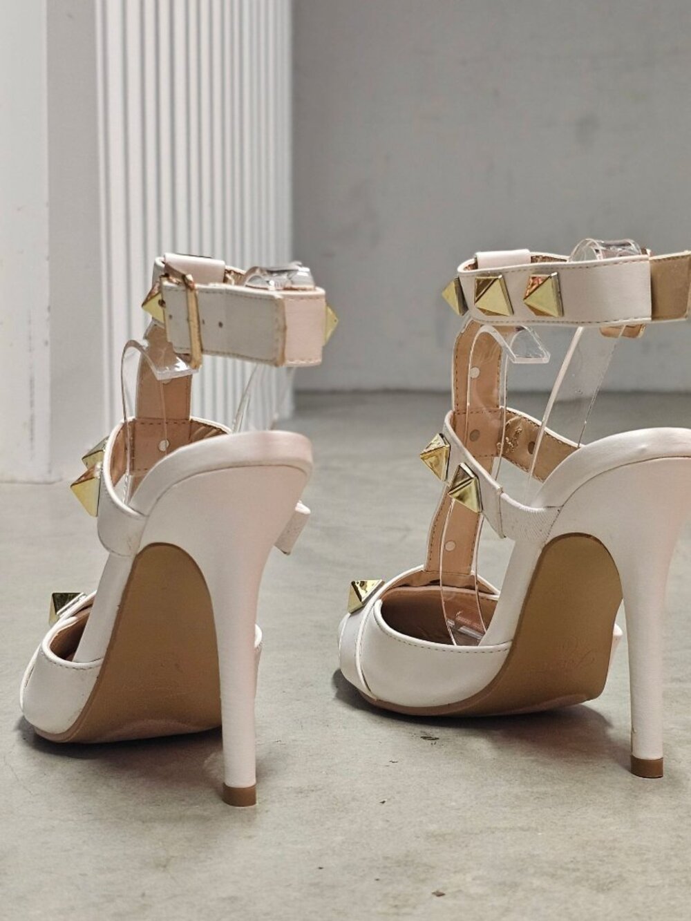 White Studded Pointed-Toe High Heels With Adjustable Buckle Strap & T-Strap Desi - Picture 12 of 15